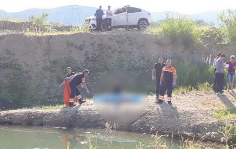 Un tânăr de 17 ani s-a înecat într-un iaz din Botoșani