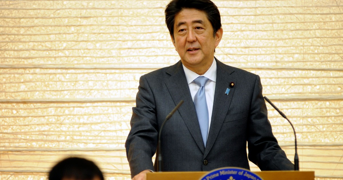 Premierul japonez este primul lider care se întâlnește cu Donald Trump