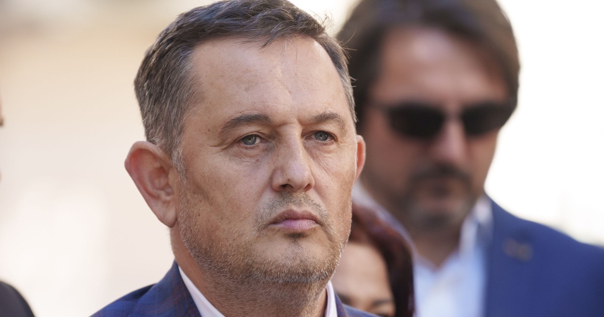Gheorghe Piperea participa la depunerea listelor de candidati ai Aliantei pentru Unirea Romanilor (AUR) pentru Bucuresti la alegerile parlamentare, la sediul Biroului Electoral de Circumscriptie al Municipiului Bucuresti, joi, 17 octombrie 2024. ANDREEA ALEXANDRU / MEDIAFAX FOTO