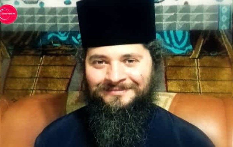 Un nou scandal sexual zguduie BOR. Starețul Mănăstirii Prislop din Maramureș a fost dat afară după ce i-ar fi făcut avansuri unui fost călugăr