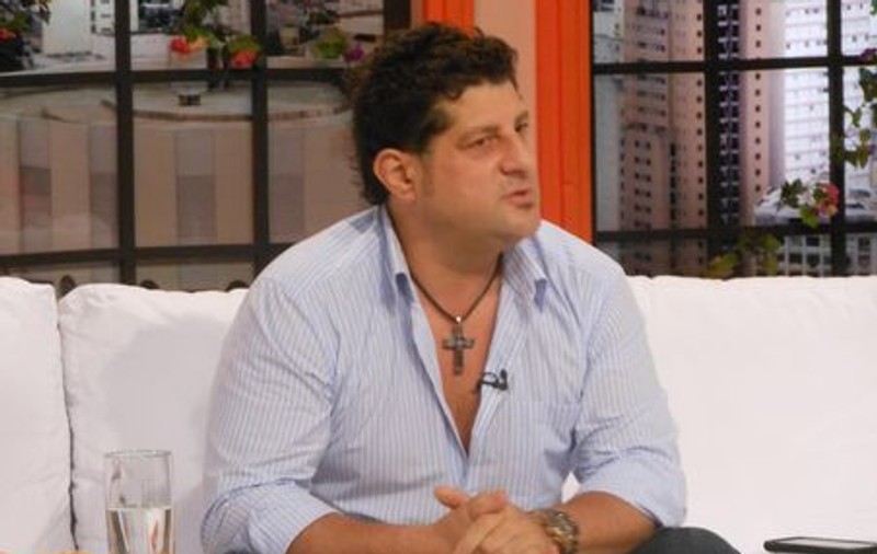 Tavi Colen îi dă replica finei sale: "Nu ştiu cu ce drept a vorbit despre lucruri din viaţa mea personală"
