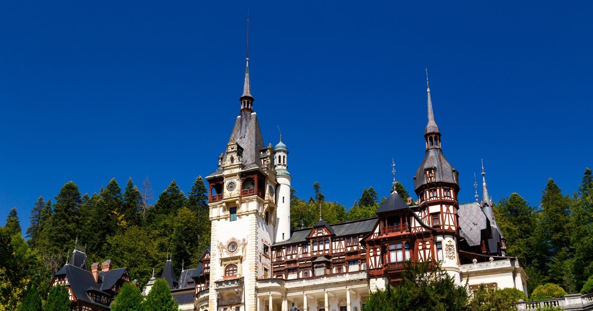 Castelul Peleș de la Sinaia a fost construit la inițiativa primului rege al României, Carol I, în perioada 1875-1914