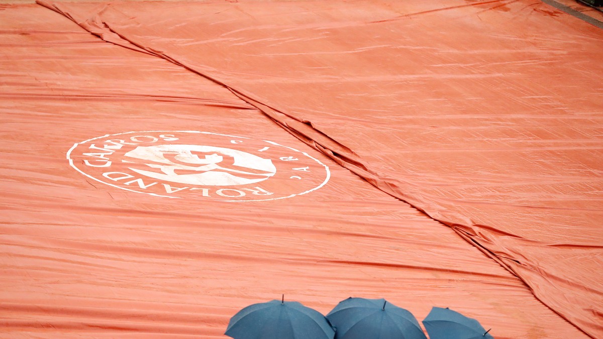 Ploaia a întrerupt mai multe meciuri la Roland Garros
