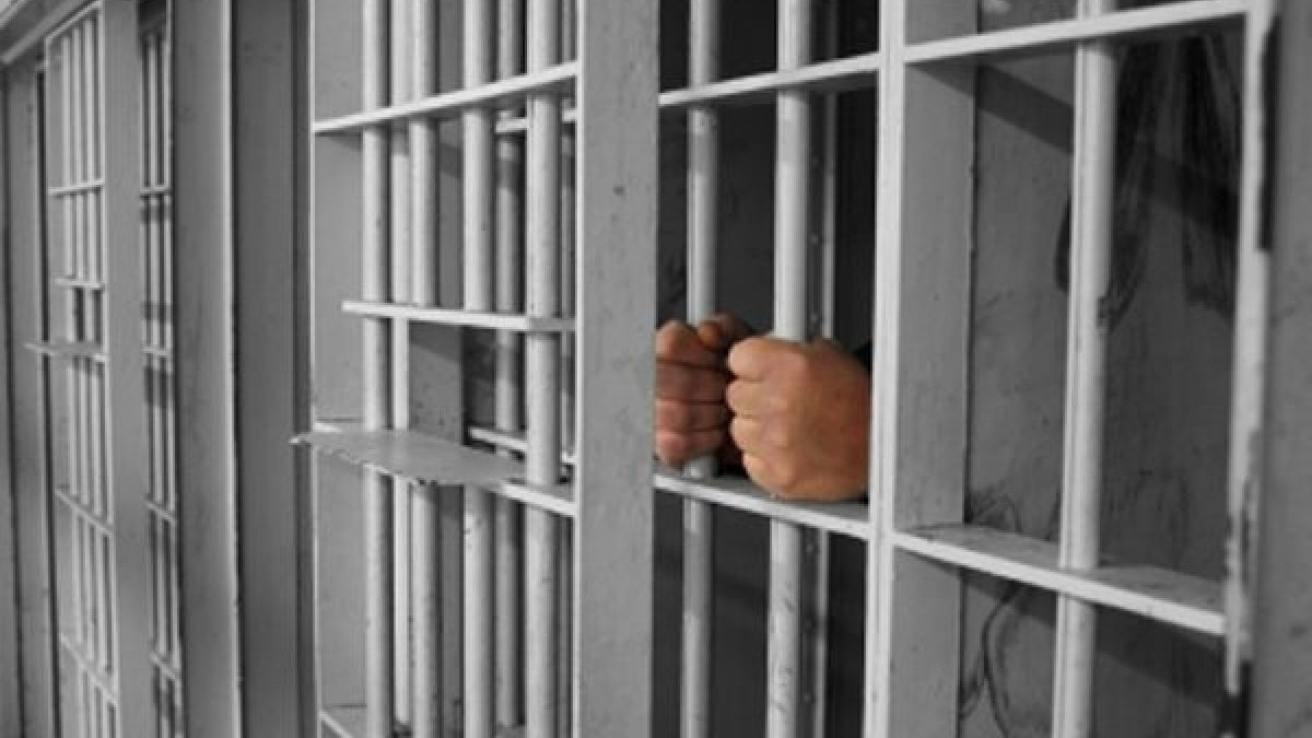 Legea celor șase zile ține zeci, poate sute de pușcăriași cu bagajele la ușă. Procedurile juridice pot bloca liberările condiționate chiar și câteva luni