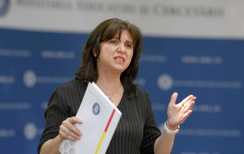 Fosta ministră a educației, Monica Anisie, dezacord la tribuna Senatului: „Aceste legi este despre viitor”