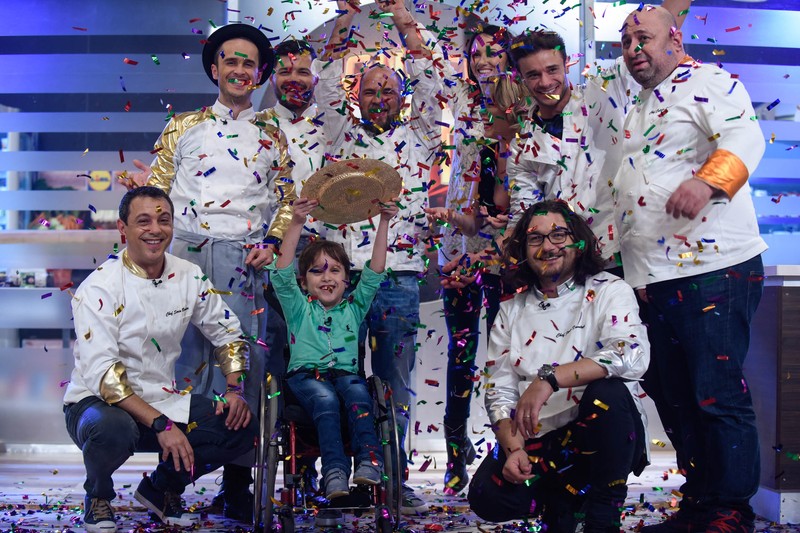 Vedetele s-au întrecut în gătit la „Chefi la cuţite”