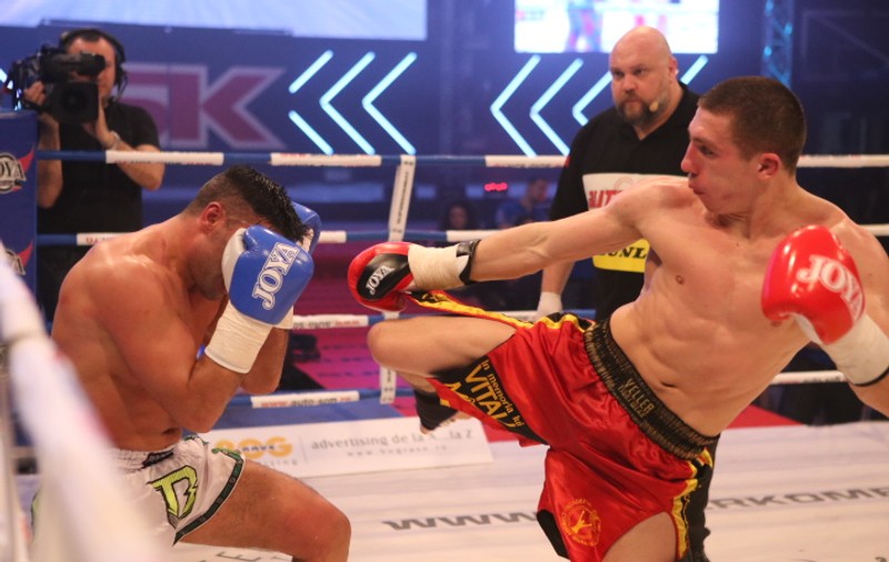 Românii au făcut spectacol în gala Local Kombat “România vs. Restul Lumii” de la Ploieşti
