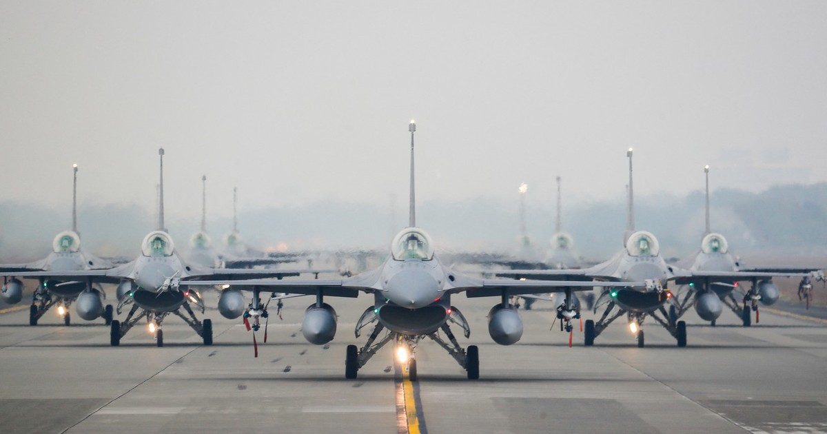 Avioane F-16 pregătite să decoleze în cazul unei incursiuni chineze. Imagine cu caracter ilustrativ Foto: Profimedia