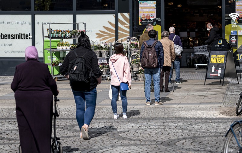 În Germania, la unele magazine se merge numai cu testul COVID-19 negativ