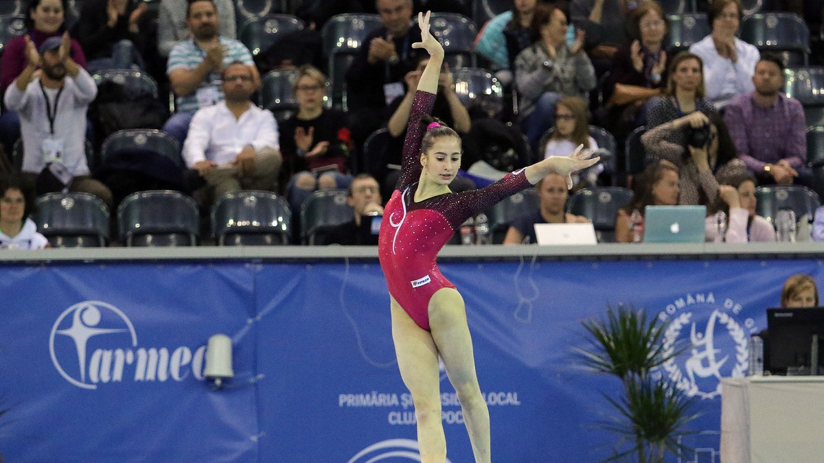 Ce riscă gimnasta Olivia Cîmpian după revenirea în România