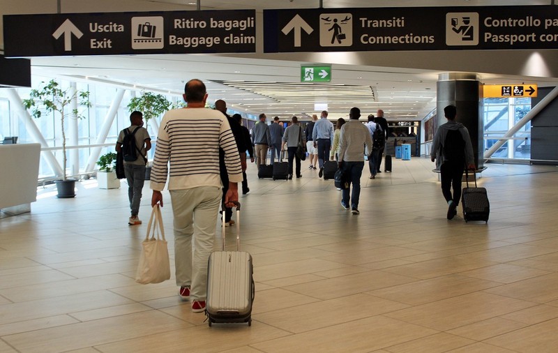 Italia menține măsura carantinei pentru români și bulgari. Câte cazuri noi a înregistrat țara în ultimele zile