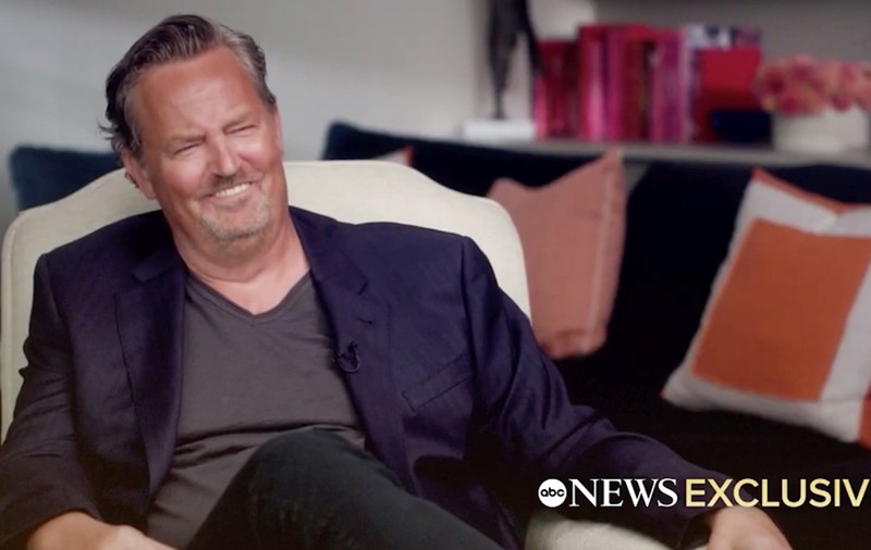 Matthew Perry, despre banii pe care i-a încasat pentru serialul „Friends”. Ce salariu primeau actorii