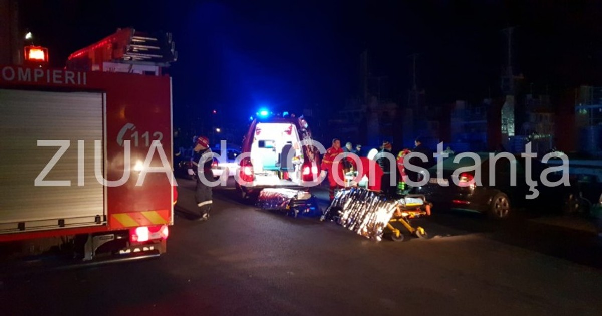 Doi marinari din Constanța au căzut în bazinul portuar