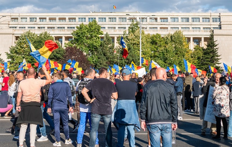 Manifestaţii paşnice împotriva violenţei şi extremismului sunt organizate duminică, 20 septembrie, în mai multe oraşe din România: Bucureşti, Iaşi, Oradea şi Timişoara. Sursă foto Shutterstock
