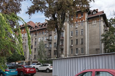 Blocul C.A.M. din Piața Lahovary