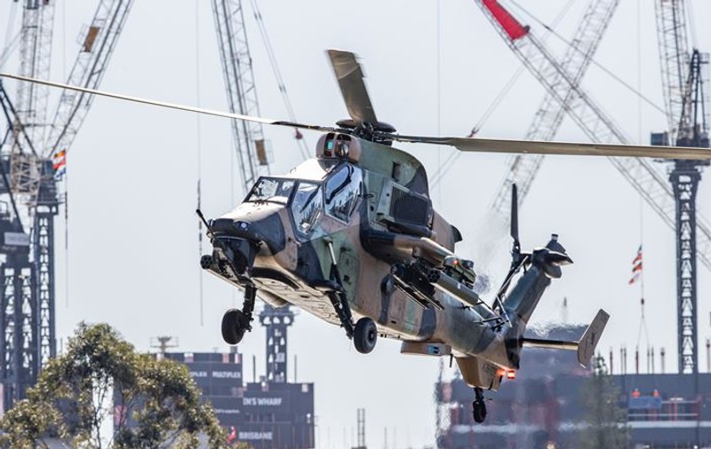 Un elicopter prăbușit a suspendat un exercițiu militar major în Australia