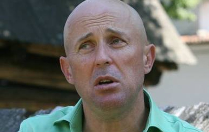 Ce sexy e fiica lui Mugur Mihăescu. Uite cum s-a îmbrăcat la balul de absolvire