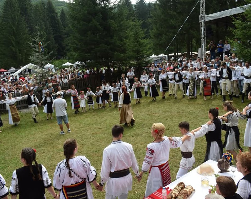 Descoperă Valea Zânelor din Covasna și comorile sale: între izvoare tămăduitoare și legende fascinante 