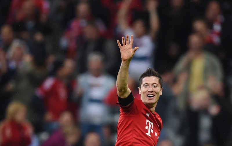 Robert Lewandowski a marcat cinci goluri în nouă minute, în meciul Bayern Munchen - Wolsfsburg. Guardiola a rămas mut