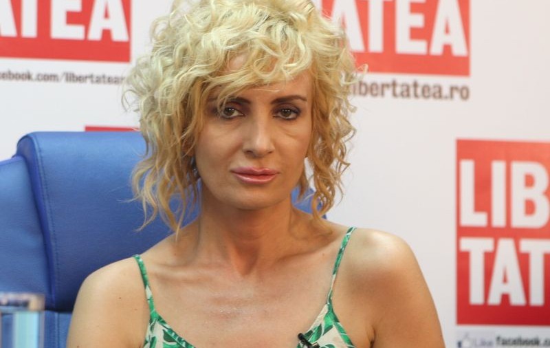 Daniela Gyorfi a aflat din presă că mama ei și-a pus poză la cavou