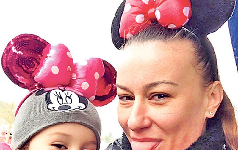 Raluca Sandu şi-a dus fetiţa la Disneyland