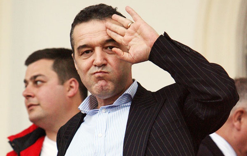 Becali: "Să vină unul să dea banii şi dau Steaua"