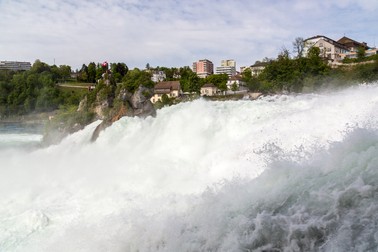 Cascada Rinului- cea mai mare cascadă din Europa