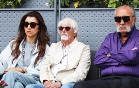 Polițiștii l-au reținut instant pe Bernie Ecclestone, când au văzut ce are în avionul privat: „Pe mine mă chemase nevasta ...”
