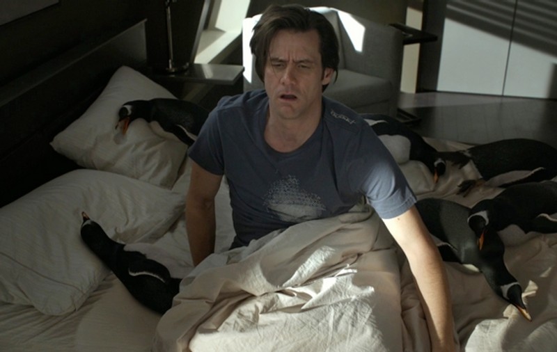 Foto | Jim Carrey, atacat de pinguini