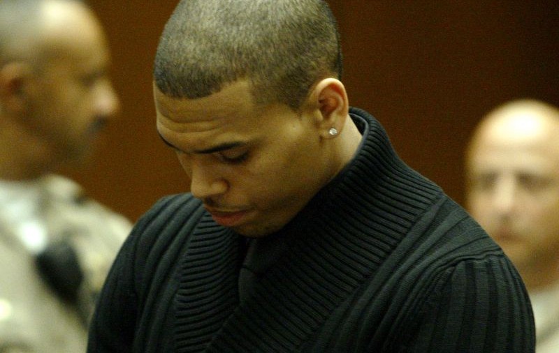 Chris Brown, condamnat la muncă în folosul comunităţii