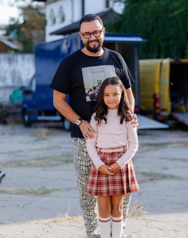 Cătălin Măruță reacționează în urma valului de critici venit după premiera producției Tati part-time. „Și noi suntem acționari la acest film”