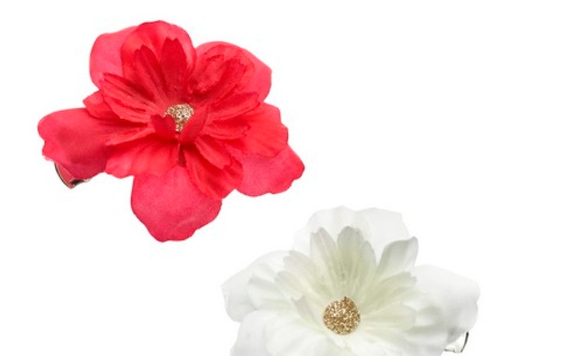 Foto | Poartă accesorii cu floricele!