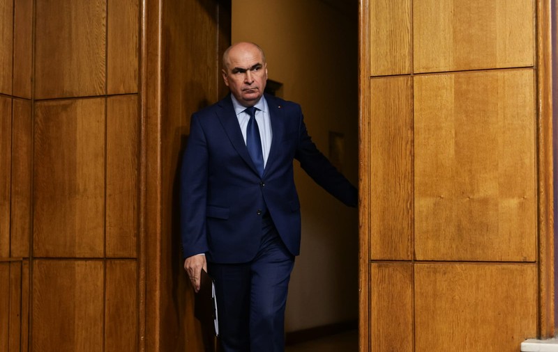 Întâlnirile în afara legii ale premierului Bolojan din Palatul Victoria. Oficial, toate audiențele trec prin Secretariatul General al Guvernului