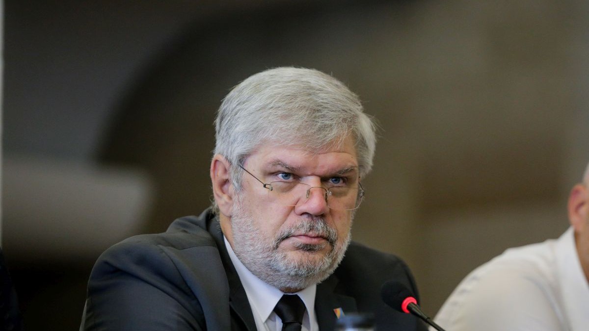 Ce salariu are Georgică Severin, șeful radioului public