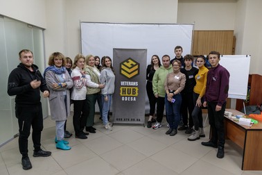 În jur de 20 de cursanți, de toate vârstele, participă la cursul de ucraineană pentru ucraineni organizat de Veterans HUB Odesa