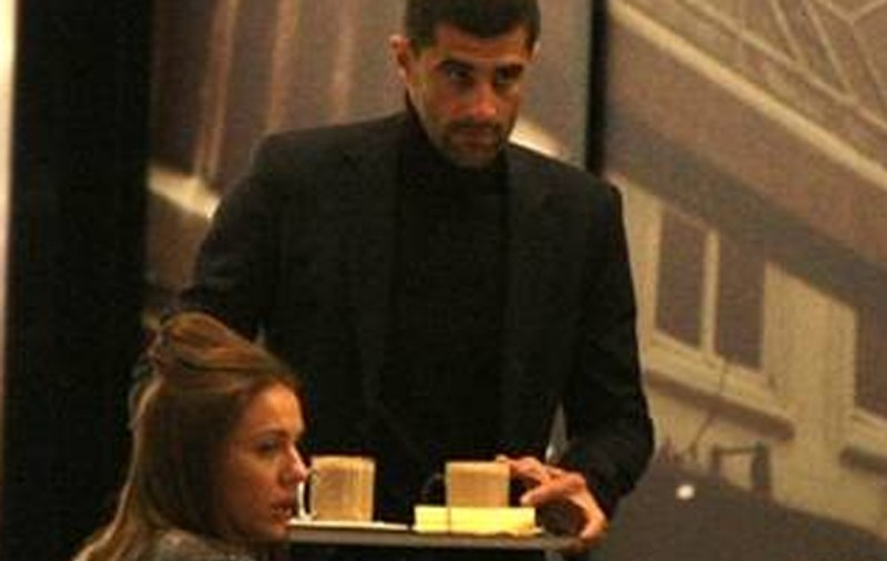 Dani Coman A FĂCUT PE CHELNERUL pentru soţie şi fetiţă