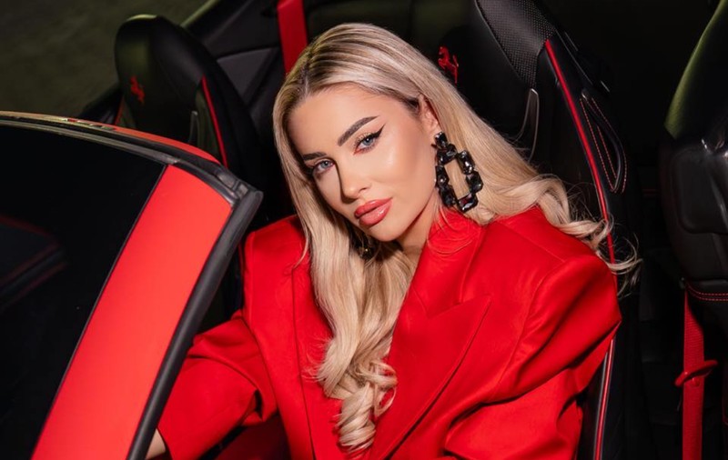 Cum arată Oana Monea nemachiată. Și-a șters make-up-ul în fața fanilor ei: „Aud mereu același lucru: «Ai riduri! De ce nu le injectezi»”