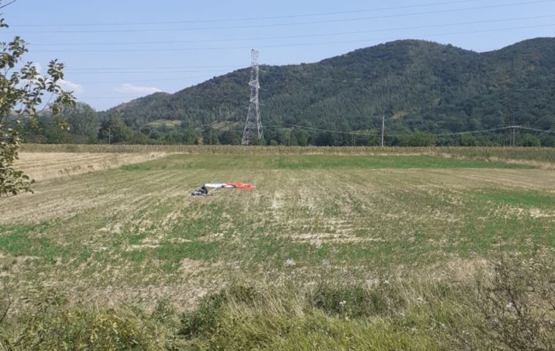 Parapantist rănit grav, după o aterizare forţată în Hunedoara