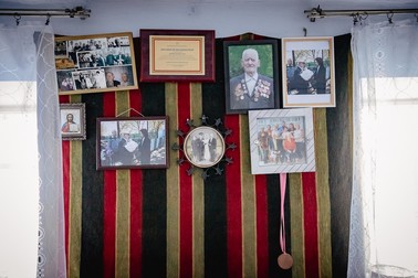Ioil Lupașcu păstrează pe pereții casei memoria războiului
