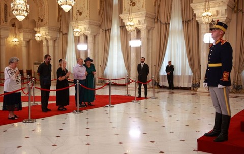 romani-catafalc-ion-iliescu-omagii