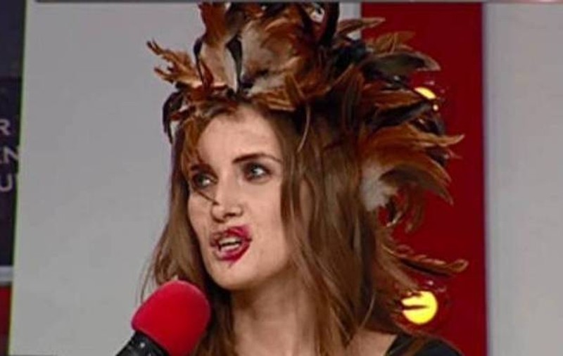 S-A "ÎMPĂNAT" bine, acum A AJUNS SUBIECT DE RÂS. Iulia Albu, PARODIATĂ de un CELEBRU PREZENTATOR TV