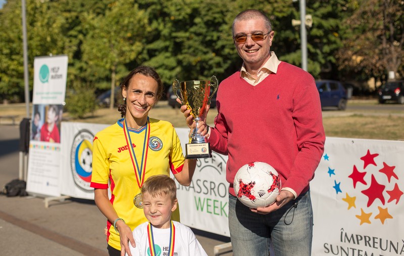 FRF susține integrarea prin sport a copiilor cu autism. 25 de puști au făcut cunoștință cu fotbalul