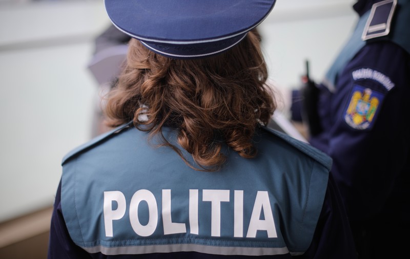 Bătaie pe stradă între 15 adolescente, în Galați, după o ceartă pe rețelele sociale. De la ce a pornit conflictul: „În halul ăsta am ajuns” | VIDEO