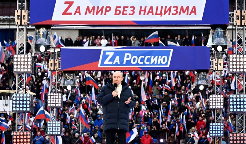 Președintele rus Vladimir Putin ține un discurs la un concert care marchează cea de-a opta aniversare a anexării Crimeei de către Rusia | Foto: Profimedia