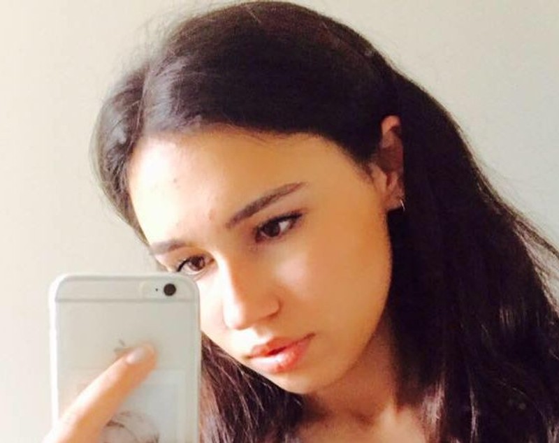 FOTO | O adolescentă de 15 ani a murit sub ochii tatălui ei milionar. Ce a pățit fata în timpul unui zbor