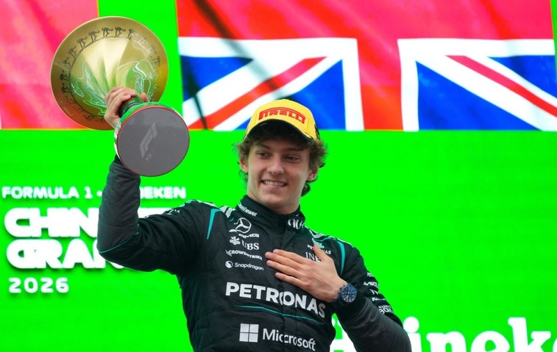 Kimi Antonelli câștigă Marele Premiu al Chinei: prima victorie în Formula 1 pentru succesorul lui Hamilton la Mercedes