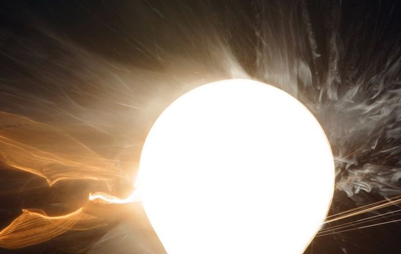 Iată de ce agravează lumina migrena