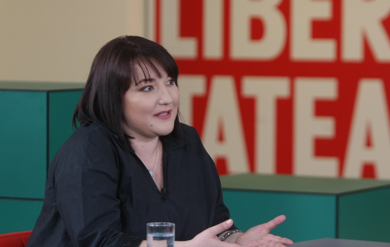 VIDEO EXCLUSIV/ Ecaterina Ladin a jucat însărcinată în „Las Fierbinți” și s-a întors la filmări la trei luni după naștere. „Pur și simplu îmi iubesc meseria!”