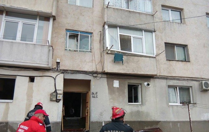 UPDATE: Explozie într-un bloc din Constanța. O femeie a fost rănită