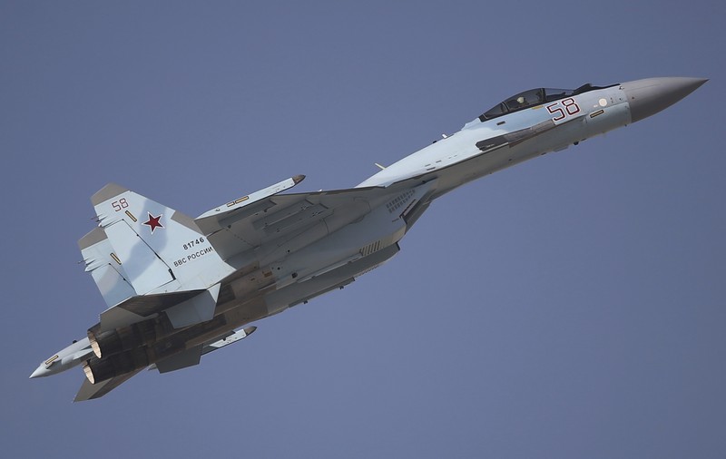 Rusia furnizează Iranului avioane de luptă Suhoi-35, anunță presa de la Teheran